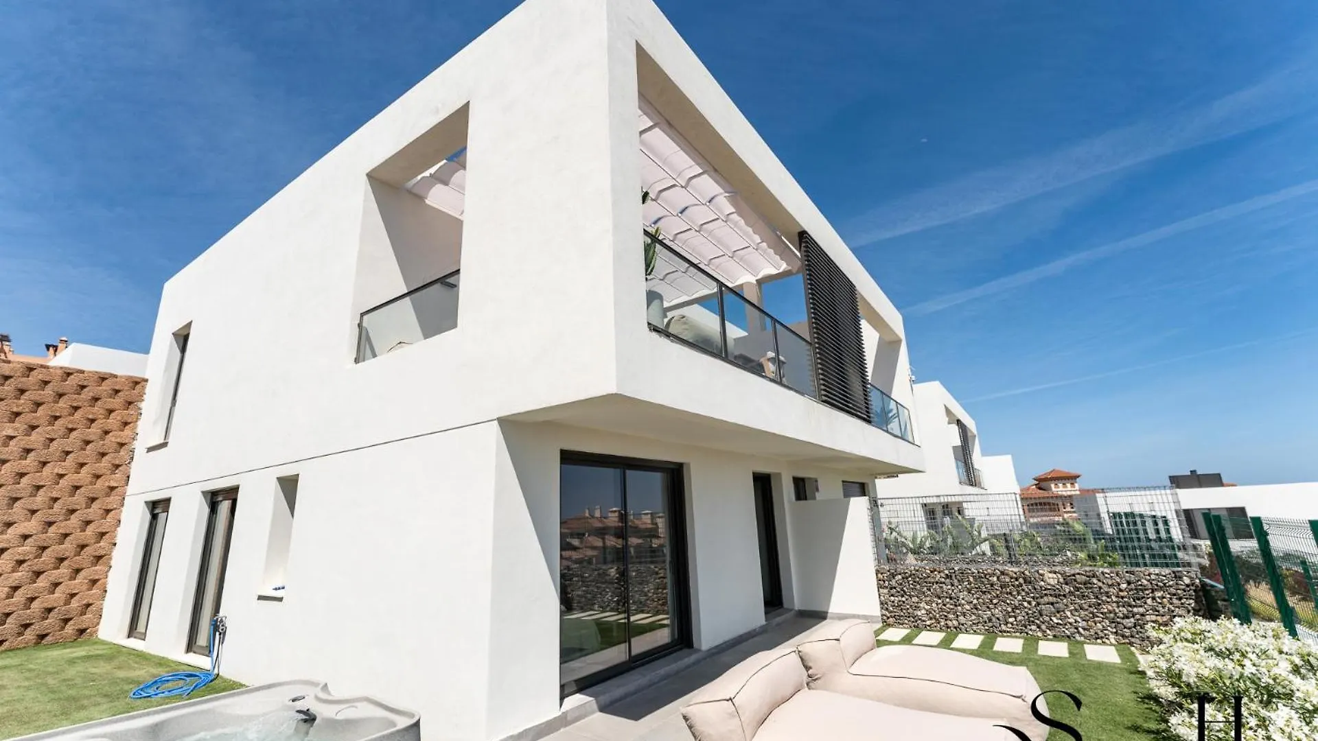 Luxury 3-Bed Mijas Villa, Sea View, Pool & Jacuzzi Vakantiehuis