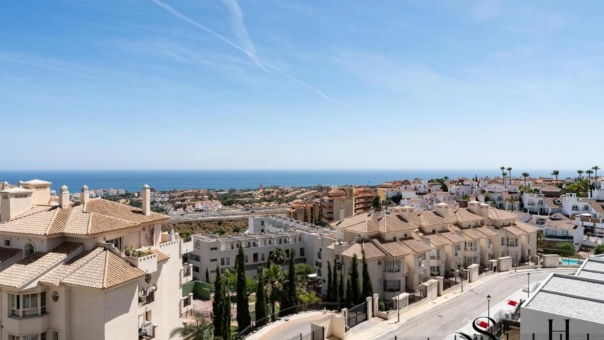 Luxury 3-Bed Mijas Villa, Sea View, Pool & Jacuzzi 0*,  Spanyolország