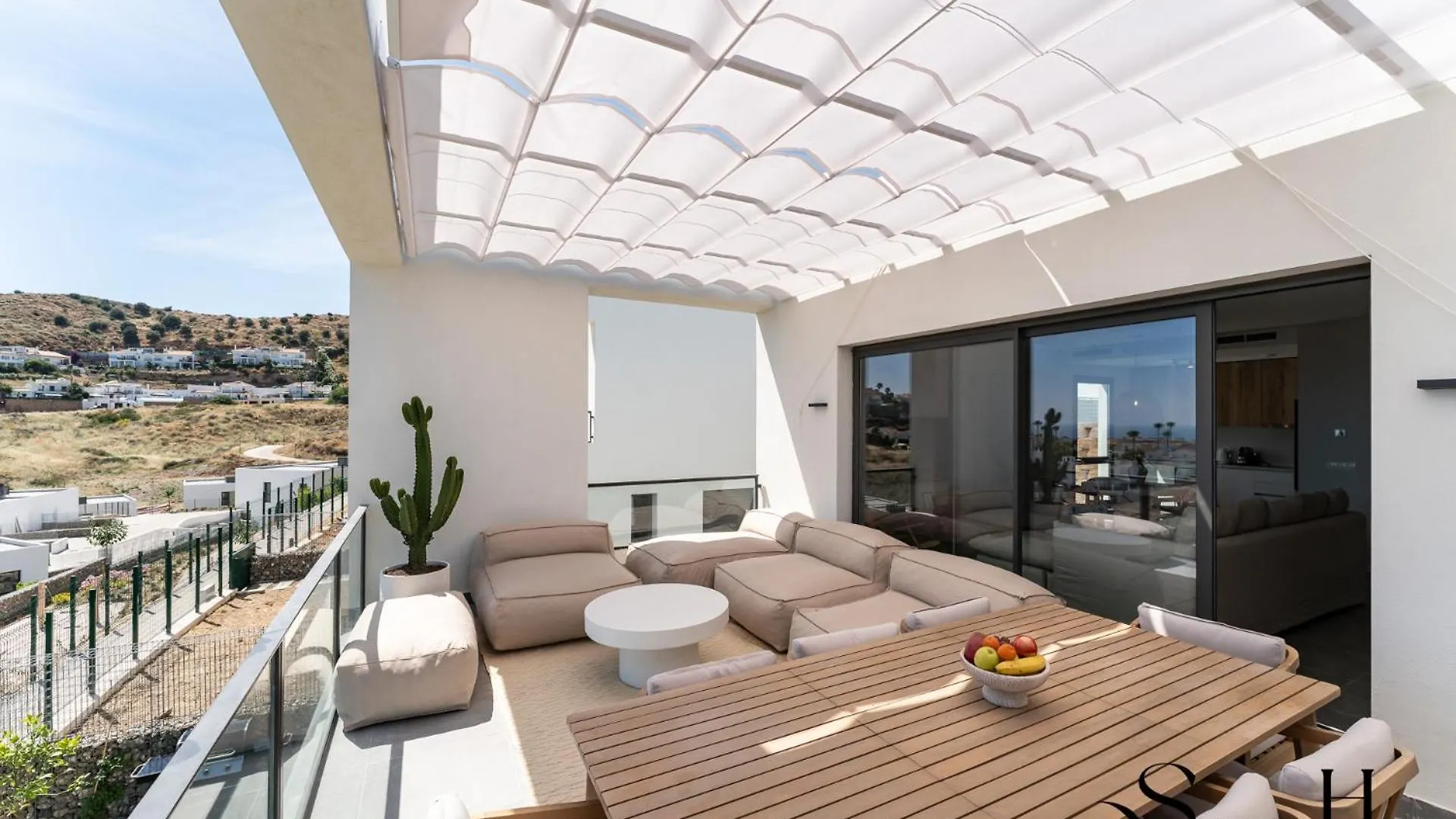 Luxury 3-Bed Mijas Villa, Sea View, Pool & Jacuzzi