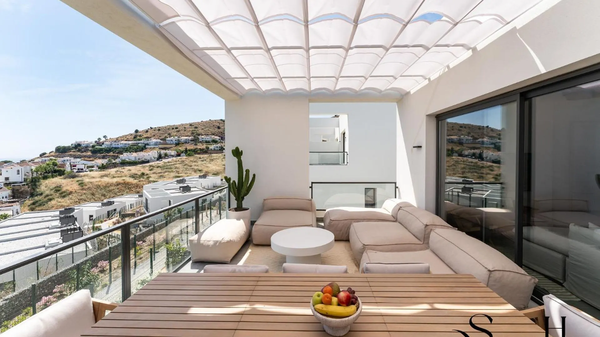 Luxury 3-Bed Mijas Villa, Sea View, Pool & Jacuzzi Spanyolország
