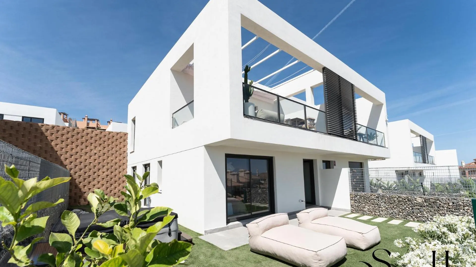 Luxury 3-Bed Mijas Villa, Sea View, Pool & Jacuzzi 0*,  Spanyolország