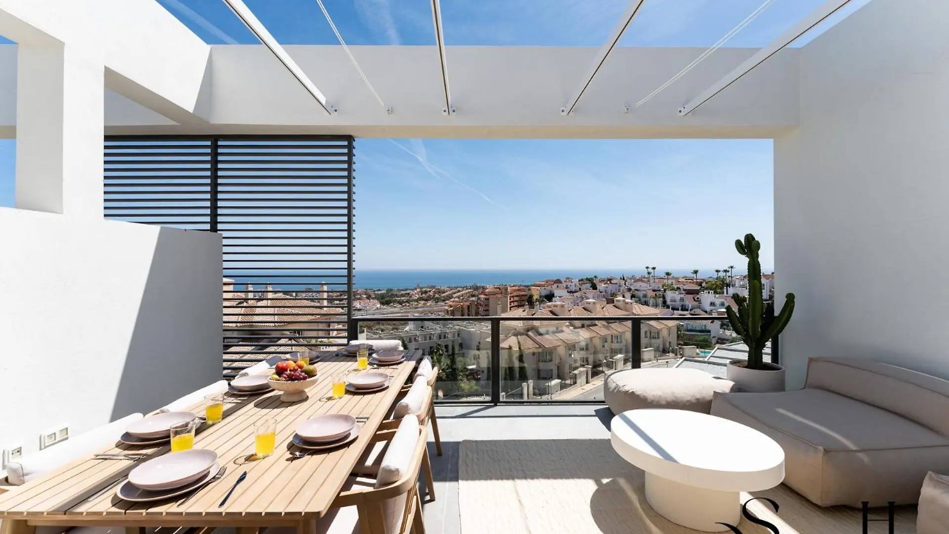 Luxury 3-Bed Mijas Villa, Sea View, Pool & Jacuzzi